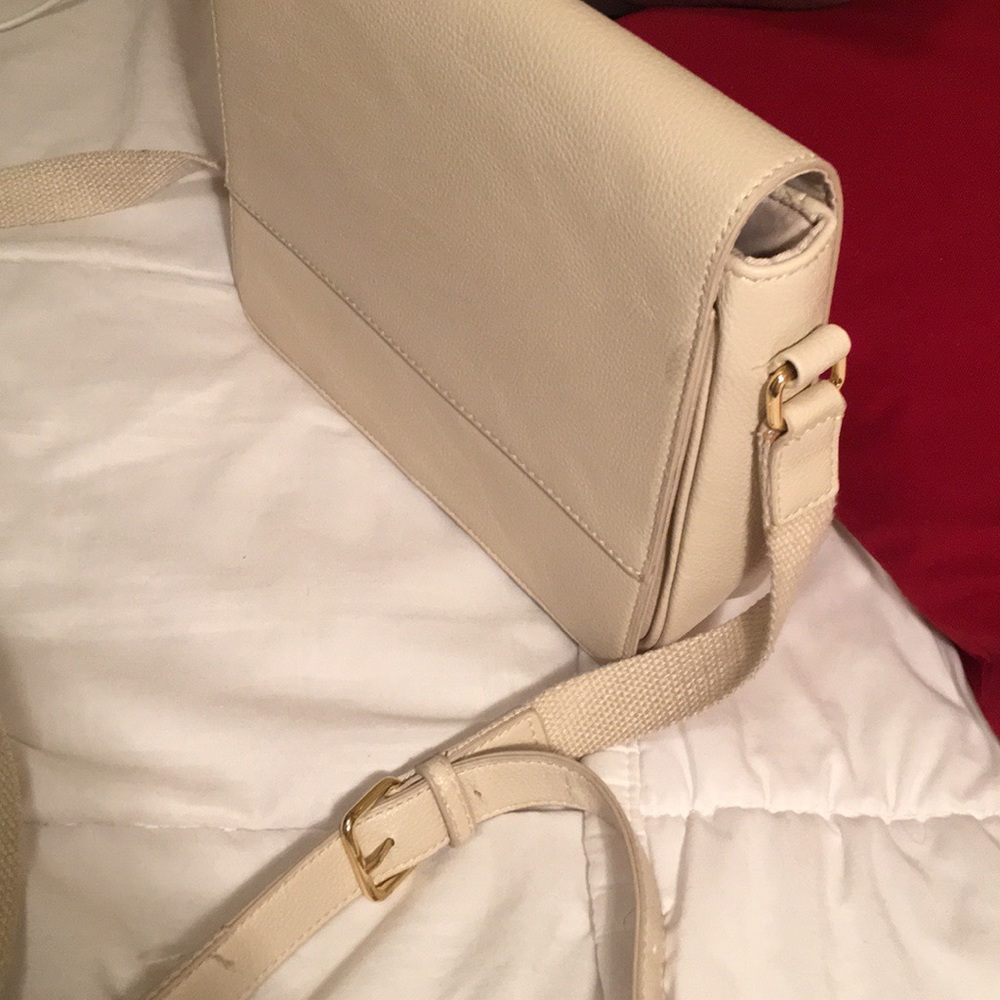 White Purse - Picture 3 of 8